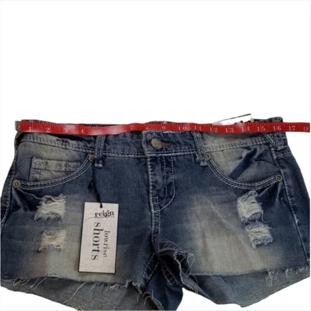 Reign Distressed Shorte - Picture 5 of 7